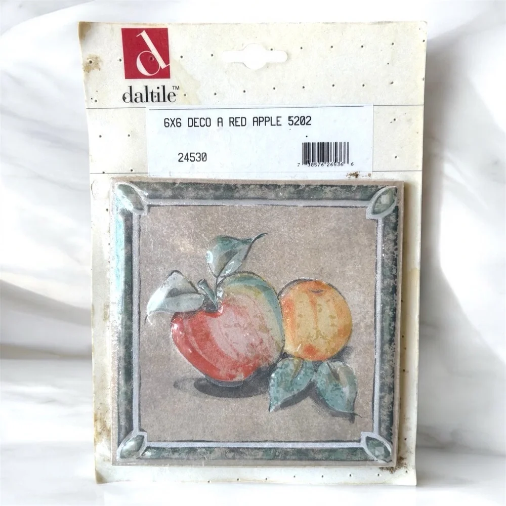 Daltile Red and Orange Ceramic Decor Tile 6x6 Deco A Red Apple 5202 USA Made